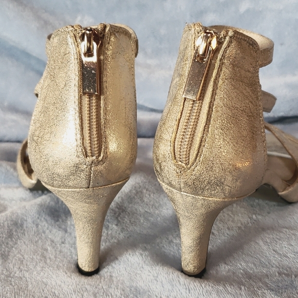 Golden pump 3" heel - Picture 3 of 7